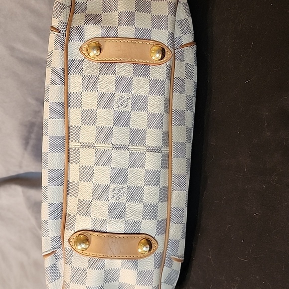 Louis Vuitton Galleria PM - Picture 7 of 16